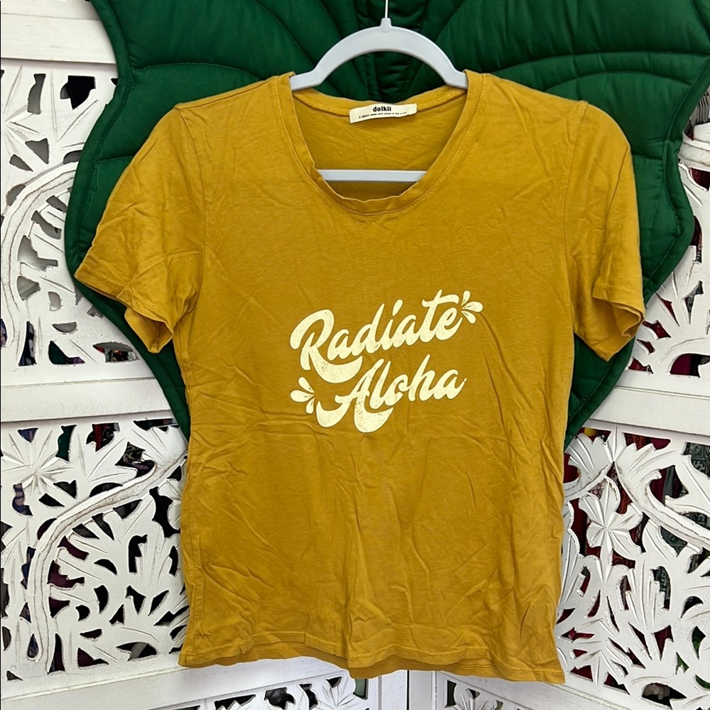 Dolkii Radiate Aloha mustard color vintage tee. Size XS.